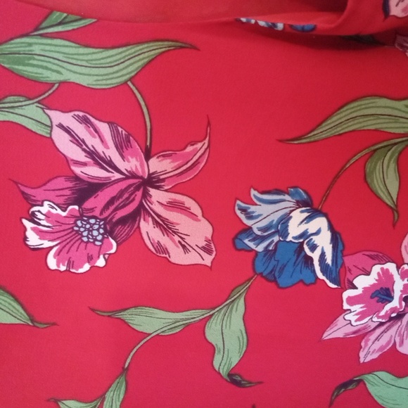 C & E Sleeveless Blouse with Jewel Neckline - Picture 5 of 8